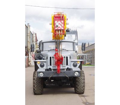 AVTOKRAN TRUCK CRANE