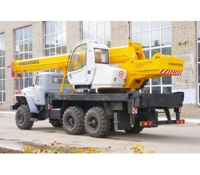 AVTOKRAN TRUCK CRANE