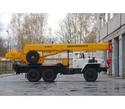 AVTOKRAN TRUCK CRANE