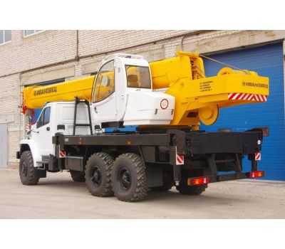 AVTOKRAN TRUCK CRANE